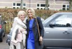 Blaricum 26 april 2016
Natasja Froger krijgt lintje voor al haar verdiensten voor onze samenleving. Haar man Rene  familie vader  moeder en vriendinnen zijn er natuurlijk bij.