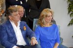 Blaricum 26 april 2016
Natasja Froger krijgt lintje voor al haar verdiensten voor onze samenleving. Haar man Rene  familie vader  moeder en vriendinnen zijn er natuurlijk bij.
