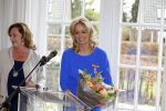 Blaricum 26 april 2016
Natasja Froger krijgt lintje voor al haar verdiensten voor onze samenleving. Haar man Rene  familie vader  moeder en vriendinnen zijn er natuurlijk bij.