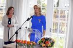 Blaricum 26 april 2016
Natasja Froger krijgt lintje voor al haar verdiensten voor onze samenleving. Haar man Rene  familie vader  moeder en vriendinnen zijn er natuurlijk bij.