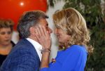 Blaricum 26 april 2016
Natasja Froger krijgt lintje voor al haar verdiensten voor onze samenleving. Haar man Rene  familie vader  moeder en vriendinnen zijn er natuurlijk bij.