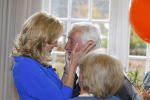 Blaricum 26 april 2016
Natasja Froger krijgt lintje voor al haar verdiensten voor onze samenleving. Haar man Rene  familie vader  moeder en vriendinnen zijn er natuurlijk bij.