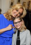 Blaricum 26 april 2016
Natasja Froger krijgt lintje voor al haar verdiensten voor onze samenleving. Haar man Rene  familie vader  moeder en vriendinnen zijn er natuurlijk bij.
