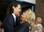 Blaricum 26 april 2016
Natasja Froger krijgt lintje voor al haar verdiensten voor onze samenleving. Haar man Rene  familie vader  moeder en vriendinnen zijn er natuurlijk bij.