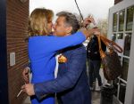 Blaricum 26 april 2016
Natasja Froger krijgt lintje voor al haar verdiensten voor onze samenleving. Haar man Rene  familie vader  moeder en vriendinnen zijn er natuurlijk bij.