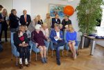 Blaricum 26 april 2016
Natasja Froger krijgt lintje voor al haar verdiensten voor onze samenleving. Haar man Rene  familie vader  moeder en vriendinnen zijn er natuurlijk bij.