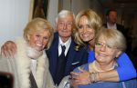 Blaricum 26 april 2016
Natasja Froger krijgt lintje voor al haar verdiensten voor onze samenleving. Haar man Rene  familie vader  moeder en vriendinnen zijn er natuurlijk bij.