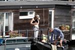 Amsterdam 7 mei 2016 
Barry Atsma en Noortje Herlaar gaan varen samen met Barry zijn kinderen. Ze varen vanaf haar woonboot de amstel op.