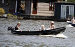 Amsterdam 7 mei 2016 
Barry Atsma en Noortje Herlaar gaan varen samen met Barry zijn kinderen. Ze varen vanaf haar woonboot de amstel op.