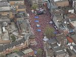 Eindhoven, 9 Mei 2016
PSV en dus de Eindhovenaren vieren het landskampioenschap
Stadhuisplein, Markt, Jan van Lieshoutstraat, Vestdijk