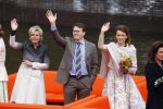 Zwolle 27 april 2016
Koningsdag in Zwolle met Koning Willem Alexander Koningin Maxima Prinses Amalia Ariane Alexia Prins Constantijn Prinses Laurentien Prins Maurits Prinses Marilene Prins Bernhard Prinses Annette Prins Pieter Christiaan Prinses Anita Prins Floris en Prinses Aimee.