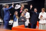 Zwolle 27 april 2016
Koningsdag in Zwolle met Koning Willem Alexander Koningin Maxima Prinses Amalia Ariane Alexia Prins Constantijn Prinses Laurentien Prins Maurits Prinses Marilene Prins Bernhard Prinses Annette Prins Pieter Christiaan Prinses Anita Prins Floris en Prinses Aimee.