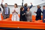 Zwolle 27 april 2016
Koningsdag in Zwolle met Koning Willem Alexander Koningin Maxima Prinses Amalia Ariane Alexia Prins Constantijn Prinses Laurentien Prins Maurits Prinses Marilene Prins Bernhard Prinses Annette Prins Pieter Christiaan Prinses Anita Prins Floris en Prinses Aimee.