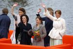 Zwolle 27 april 2016
Koningsdag in Zwolle met Koning Willem Alexander Koningin Maxima Prinses Amalia Ariane Alexia Prins Constantijn Prinses Laurentien Prins Maurits Prinses Marilene Prins Bernhard Prinses Annette Prins Pieter Christiaan Prinses Anita Prins Floris en Prinses Aimee.