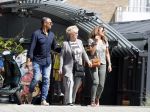 Amsterdam 9 mei 2016
Ruud Gullit aan het lunchen bij the harbour club met zijn moeder Ria en vriendin Karin de Rooij.