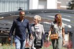 Amsterdam 9 mei 2016
Ruud Gullit aan het lunchen bij the harbour club met zijn moeder Ria en vriendin Karin de Rooij.