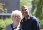 Amsterdam 9 mei 2016
Ruud Gullit aan het lunchen bij the harbour club met zijn moeder Ria en vriendin Karin de Rooij.