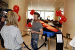 Amsterdam 17 mei 2016
Selwyn Senatori beschildert een piano waarop Xander de Buisonje speelt .
De opbrengst is voor dance4life.
Event was in het Hilton hotel.