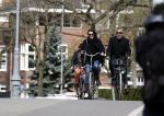 Amsterdam 18 april 2016 
Susan Visser met een kennis uit USA op de fiets en aan het shoppen in Amsterdam zuid.