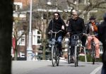 Amsterdam 18 april 2016 
Susan Visser met een kennis uit USA op de fiets en aan het shoppen in Amsterdam zuid.