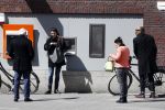 Amsterdam 18 april 2016 
Susan Visser met een kennis uit USA op de fiets en aan het shoppen in Amsterdam zuid.