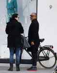 Amsterdam 18 april 2016 
Susan Visser met een kennis uit USA op de fiets en aan het shoppen in Amsterdam zuid.