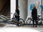 Amsterdam 18 april 2016 
Susan Visser met een kennis uit USA op de fiets en aan het shoppen in Amsterdam zuid.
