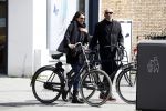 Amsterdam 18 april 2016 
Susan Visser met een kennis uit USA op de fiets en aan het shoppen in Amsterdam zuid.