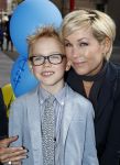 Gouda 17 april 2016
Premiere Dolfje Weerwolfje geproduceerd door Rick Engelkes naar een verhaal van Paul v Loon.
Tanja Jess met zoon