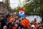 Zwolle 27 april 2016
Koningsdag in Zwolle met Koning Willem Alexander Koningin Maxima Prinses Amalia Ariane Alexia Prins Constantijn Prinses Laurentien Prins Maurits Prinses Marilene Prins Bernhard Prinses Annette Prins Pieter Christiaan Prinses Anita Prins Floris en Prinses Aimee. demonstratie tegen monarchie