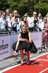 Amsterdam 12 mei 2016 
Tess Milne presenteert de business Run op de zuidas. De promotie dames zijn van Stella agency.