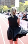 Amsterdam 12 mei 2016 
Tess Milne presenteert de business Run op de zuidas. De promotie dames zijn van Stella agency.