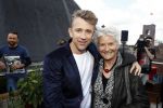 Amsterdam 18 april 2016 
Presentatie Linda man met Waldemar Torenstra op de cover. De presentatie is op het dakterras van de Bijenkorf. Waldemar met zijn moeder