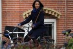 Amsterdam 29 april 2017  
Airen Mylene op de fiets in  Amsterdam zuid