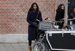 Amsterdam 29 april 2017  
Airen Mylene op de fiets in  Amsterdam zuid