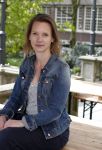 Amsterdam 13 april 2017 
Castpresentatie Huisvrouwen Bestaan Niet in vondel CS in het vondelpark. Anielle Webster