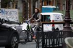 Amsterdam 4 april 2017 
Anouk v Nes na haar operatie op de fiets in Amsterdam zuid