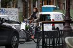 Amsterdam 4 april 2017 
Anouk v Nes na haar operatie op de fiets in Amsterdam zuid