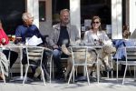 Amsterdam 10 mei 2017
Bert Kuizenga met zijn vrouw en hond op terras