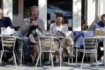 Amsterdam 10 mei 2017
Bert Kuizenga met zijn vrouw en hond op terras
