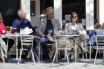 Amsterdam 10 mei 2017
Bert Kuizenga met zijn vrouw en hond op terras