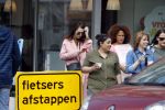 Amsterdam 31 maart 2017
Carice v Houten doet boodschappen met een vriendin
