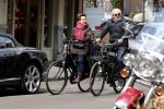 Amsterdam 29 april 2017  
Carolien v d Berg met vriend op de fiets in Amsterdam zuid