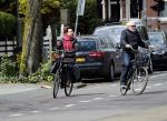 Amsterdam 29 april 2017  
Carolien v d Berg met vriend op de fiets in Amsterdam zuid