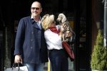 Amsterdam 4 april 2017  
Connie Witteman en Eugene v Dun metb hun puppy Rocco in amsterdam zuid.