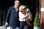 Amsterdam 4 april 2017  
Connie Witteman en Eugene v Dun metb hun puppy Rocco in amsterdam zuid.