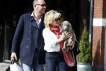 Amsterdam 4 april 2017  
Connie Witteman en Eugene v Dun metb hun puppy Rocco in amsterdam zuid.