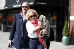 Amsterdam 4 april 2017  
Connie Witteman en Eugene v Dun metb hun puppy Rocco in amsterdam zuid.