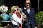 Amsterdam 4 april 2017  
Connie Witteman en Eugene v Dun metb hun puppy Rocco in amsterdam zuid.
