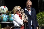 Amsterdam 4 april 2017  
Connie Witteman en Eugene v Dun metb hun puppy Rocco in amsterdam zuid.
